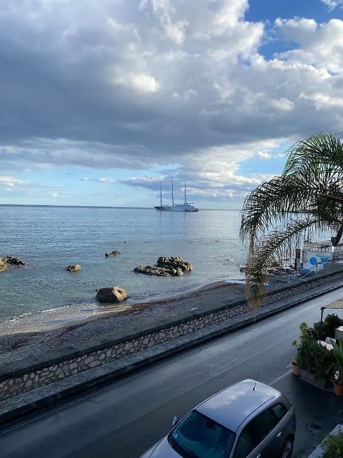Casa Nicole Fronte Mare Villa Giardini Naxos 0*,