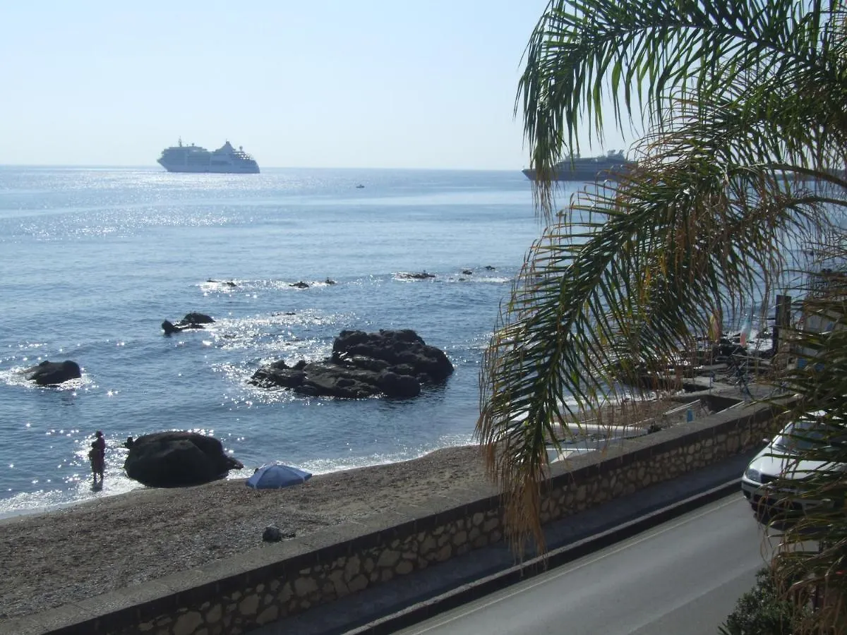 Casa Nicole Fronte Mare Villa Giardini Naxos