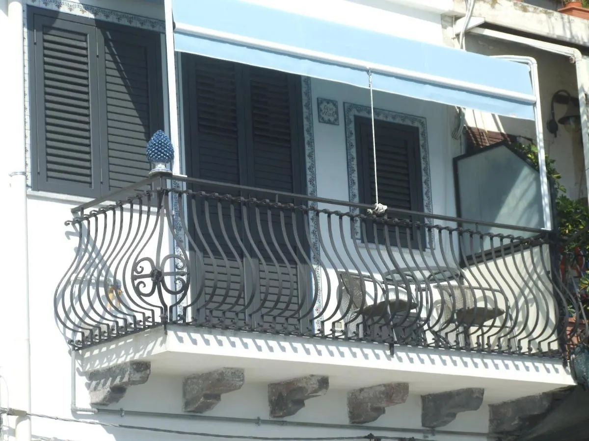 Casa Nicole Fronte Mare location
